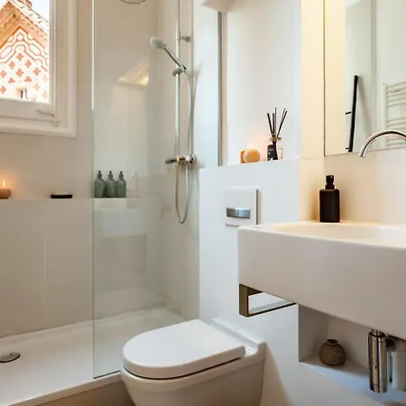 Atins - 2 Bedrooms In Eixample Dreta Appartement